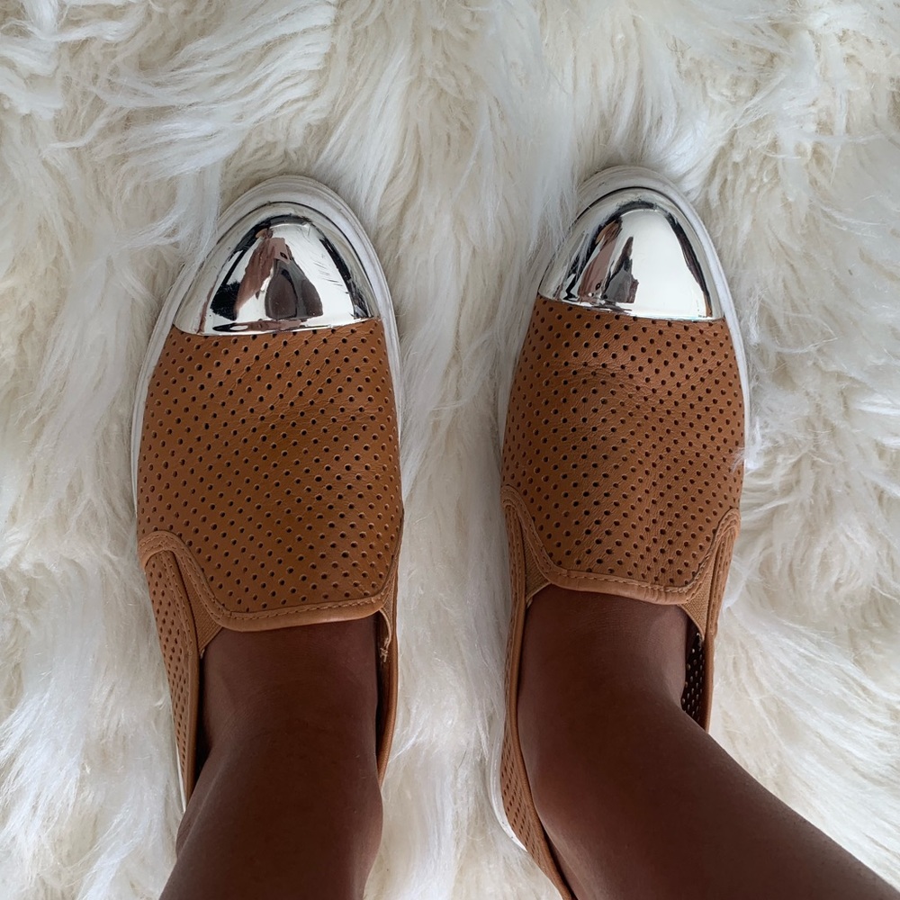 Beautiful Brasilian Arezzo sneakers.